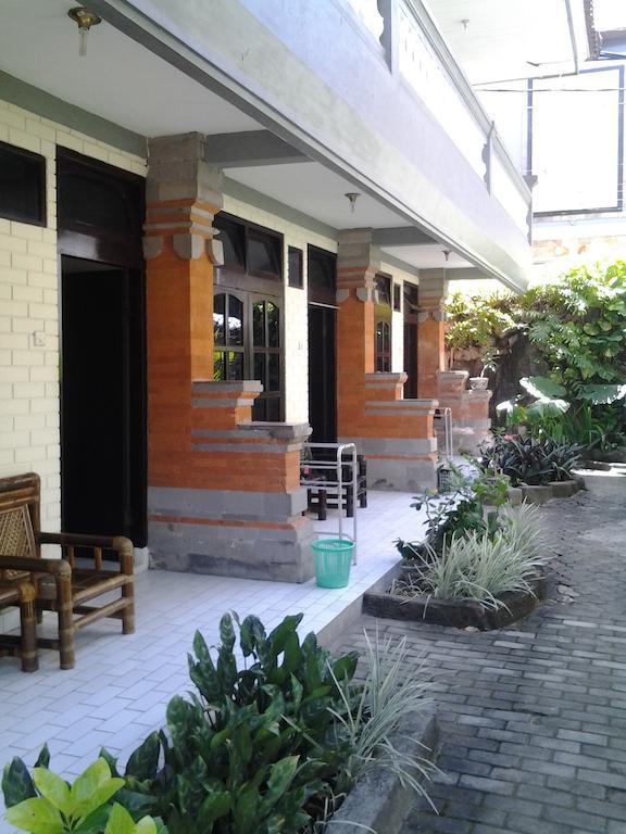 Mahendra Beach Inn Kuta  Room photo
