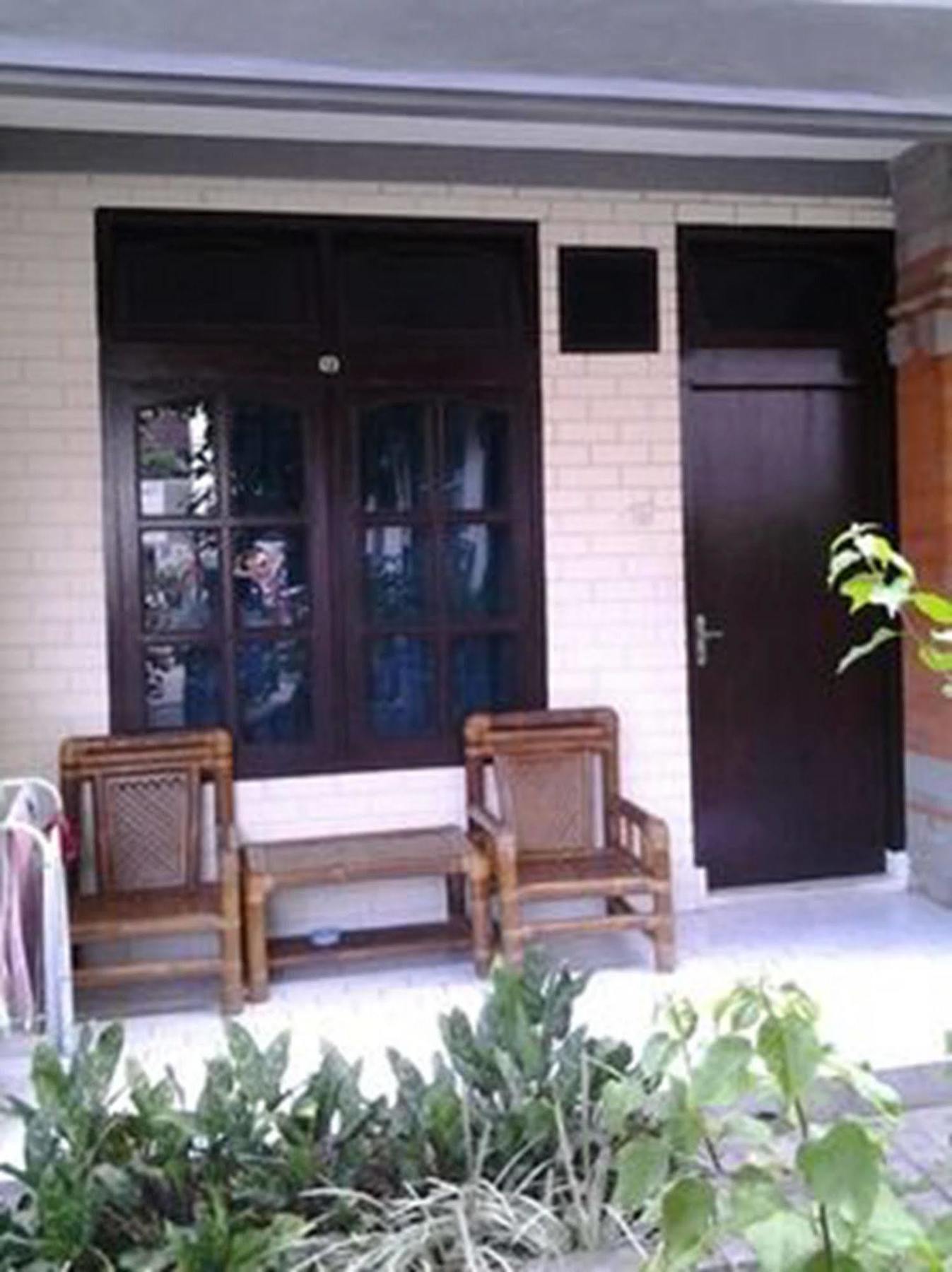 Mahendra Beach Inn Kuta  Exterior photo